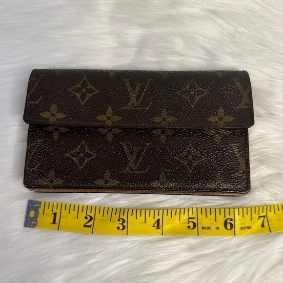 LOUIS VUITTON rare vintage zip wallet in monogram - Picture 17 of 17